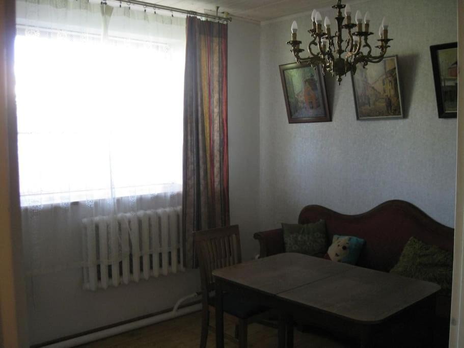 Private In Tallin, Pelguranna A Tallinn